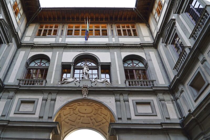 Florence: First Discovery Walk and Reading Walking Tour - Key Points