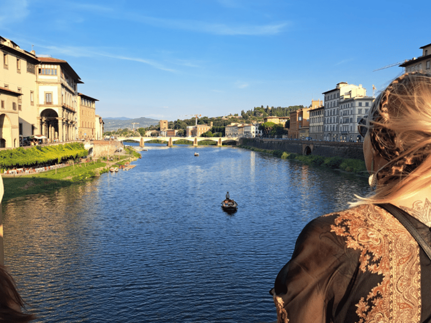Florence: Guided Gondola Boat Tour With a Glass of Wine - Capturing the Moment