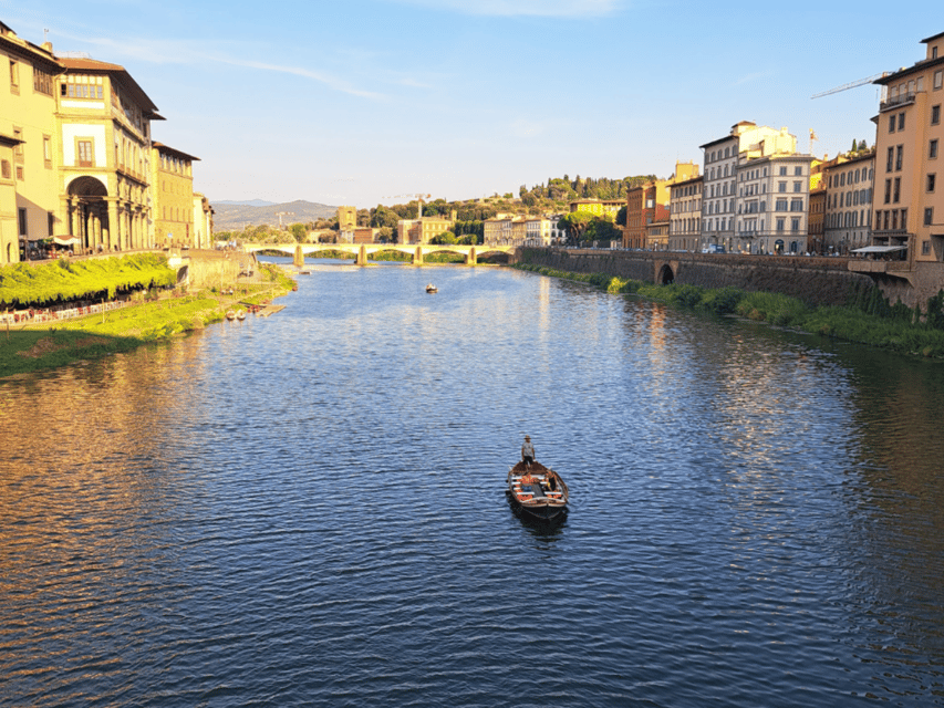 Florence: Guided Gondola Boat Tour With a Glass of Wine - Tips for an Unforgettable Experience