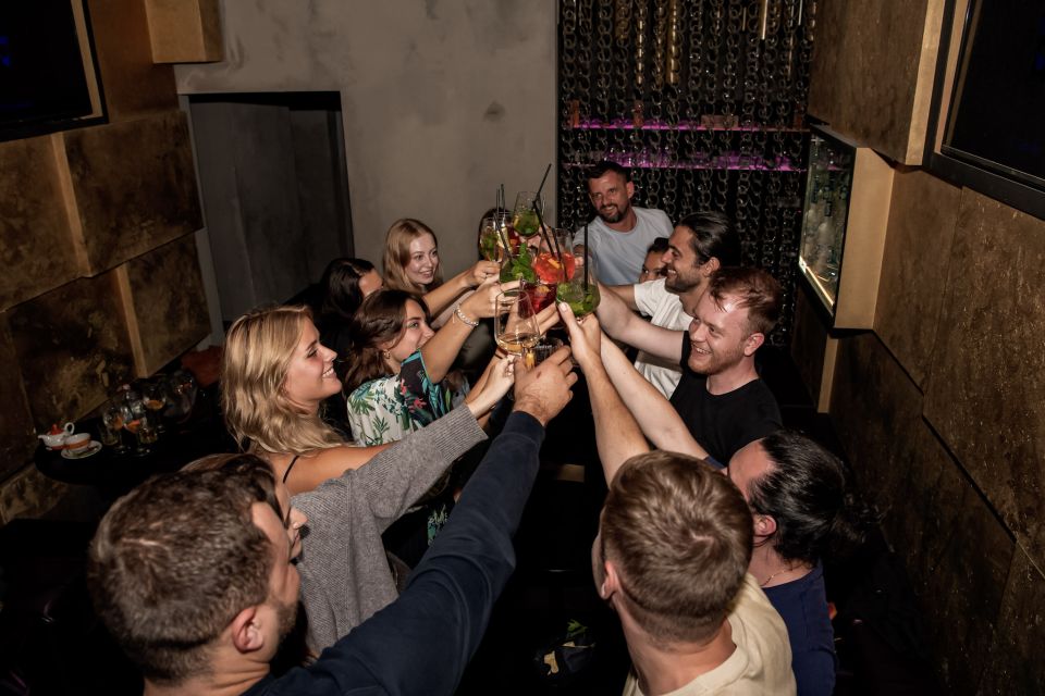 Florence: Guided Walking Tour With Drinks at Local Bars - Exploring Santa Croce Neighborhood