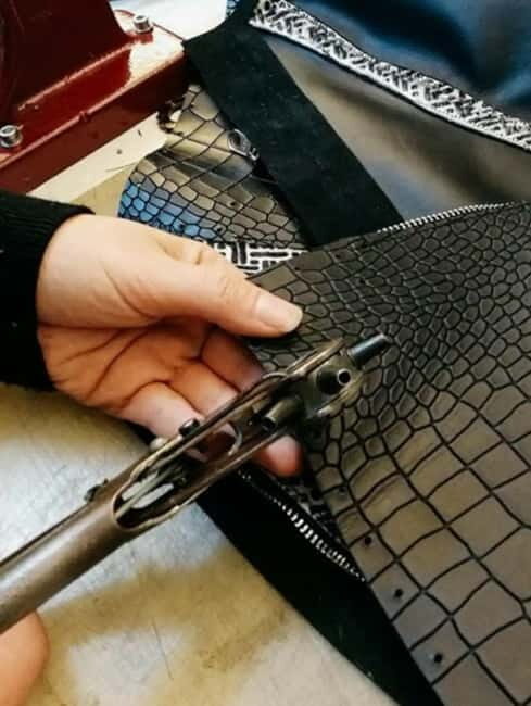 Florence: Leather Wallet-Making Workshop with Coffee - Key Points