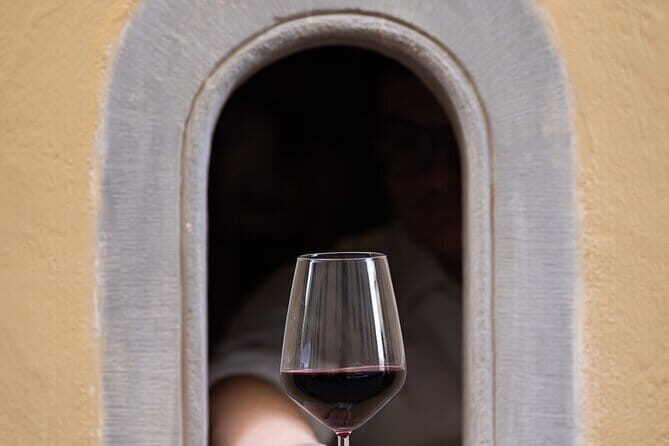 Florence Luxury Wine Tasting Experience and cold cuts & sommelier - An In-depth Look at the Experience