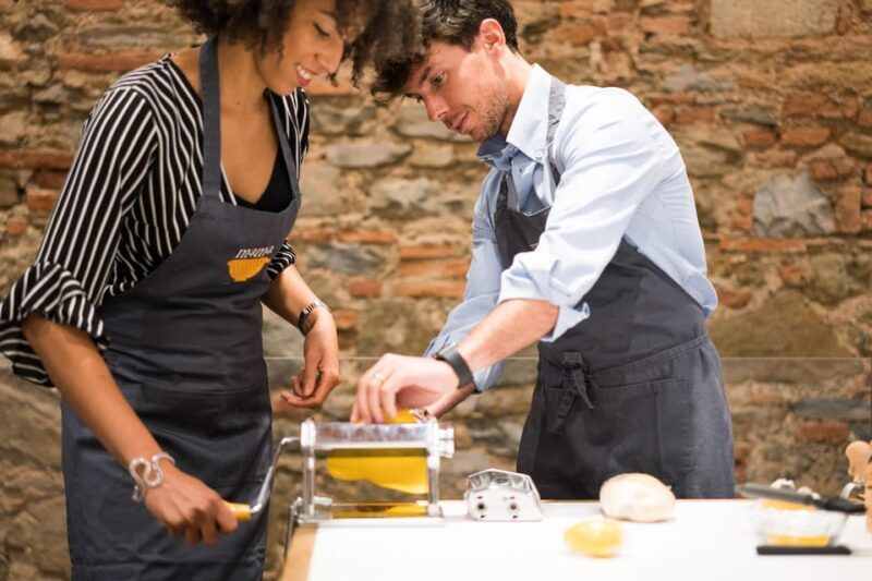 Florence: Market Tour and Pasta Cooking Class with Wine - The Move to Mama Florence Cooking School in San Frediano
