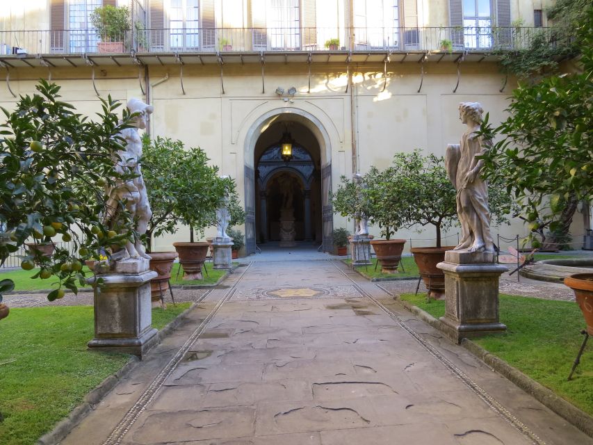 Florence: Medici's Mile Tour and Entrance to Boboli Gardens - Highlights of Medicis Mile