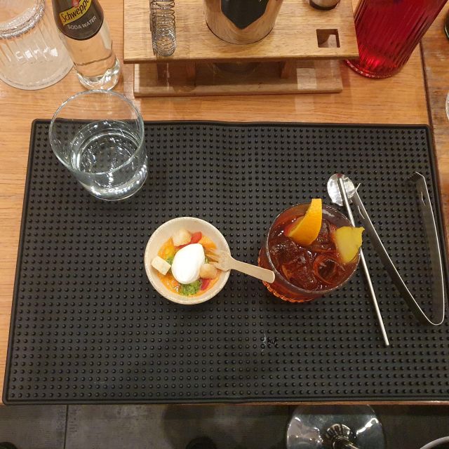 Florence: Negroni Cocktail Making Class With Aperitivo - Enjoy Local Snacks and Aperitivo