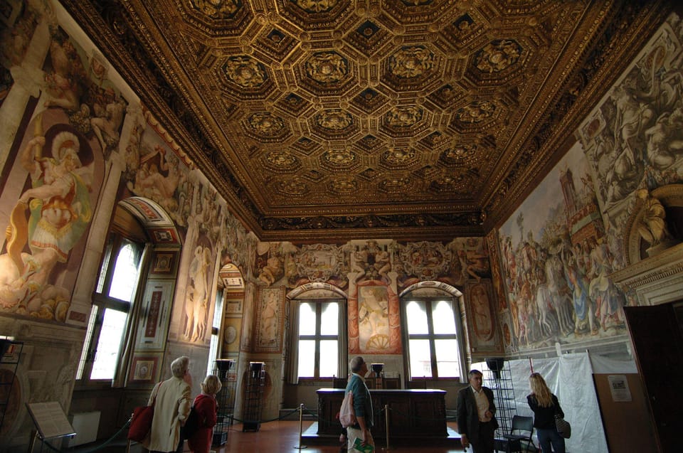 Florence: Palazzo Vecchio Skip The Line Guided Tour - Architectural Marvels of Palazzo Vecchio
