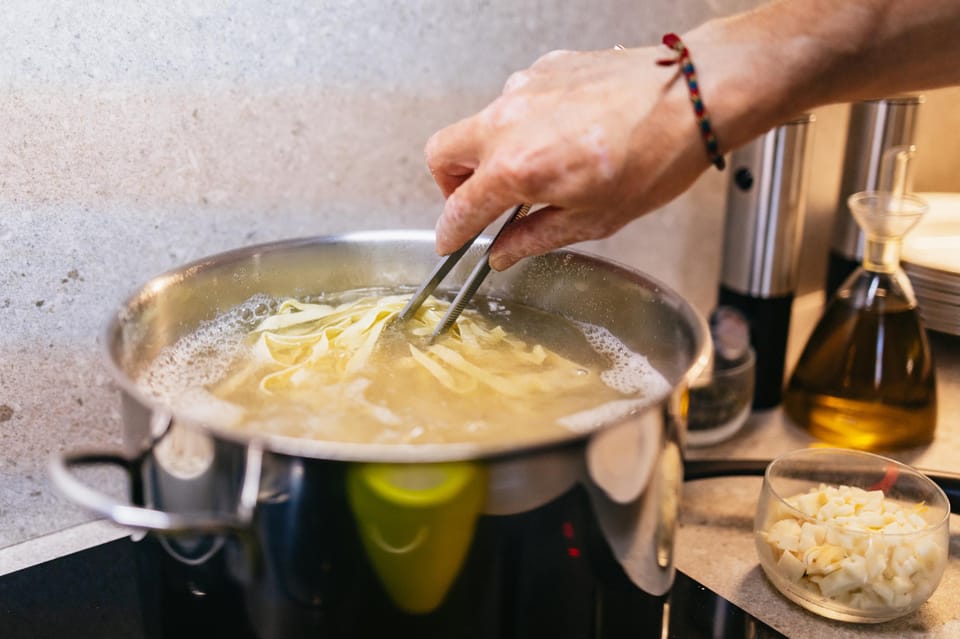 Florence: Pasta and Tiramisu Cooking Class with Local Host - Detailed Breakdown of the Tour