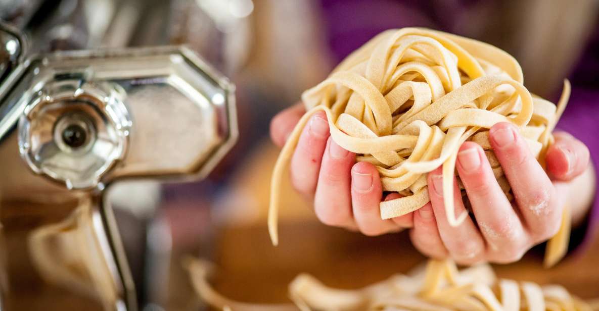 Florence: Pasta Cooking Class With Unlimited Wine - Key Points