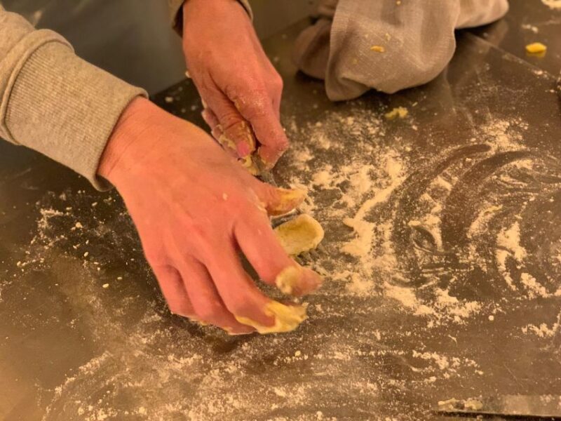 Florence: Pasta & Tiramisu Cooking Class With Unlimited Wine - Pasta-Making Techniques