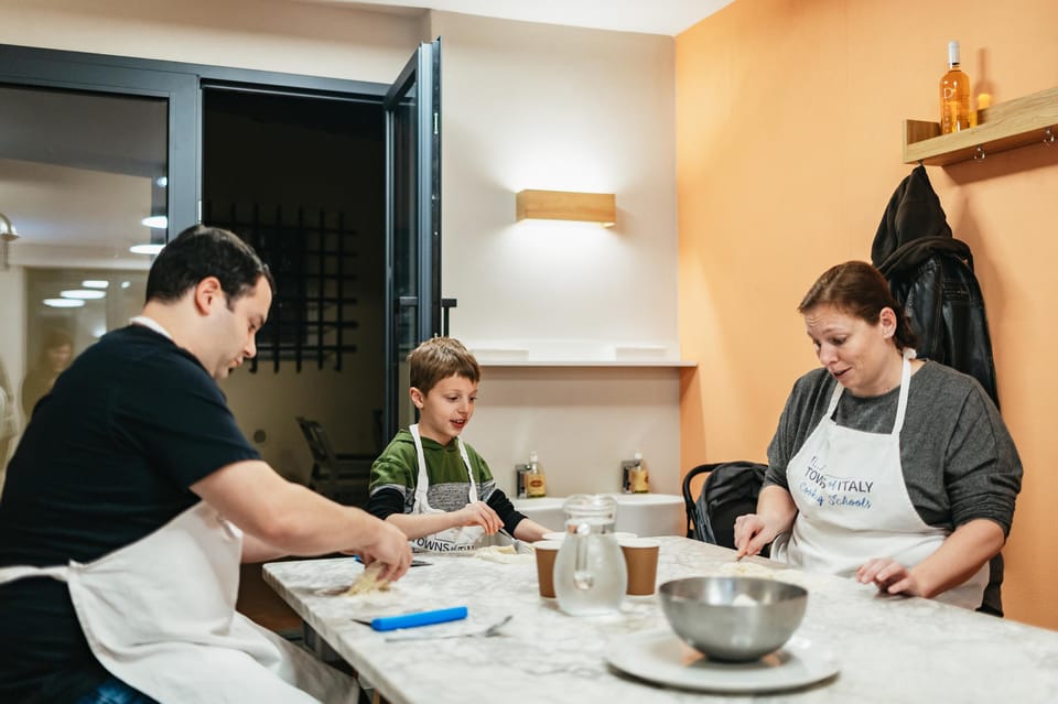 Florence: Pizza and Gelato Preparation Class - Ask Away