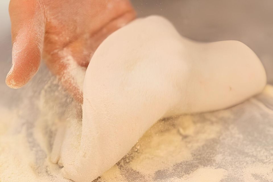 Florence: Private Pizza Making Class With Wine Tasting - Key Points