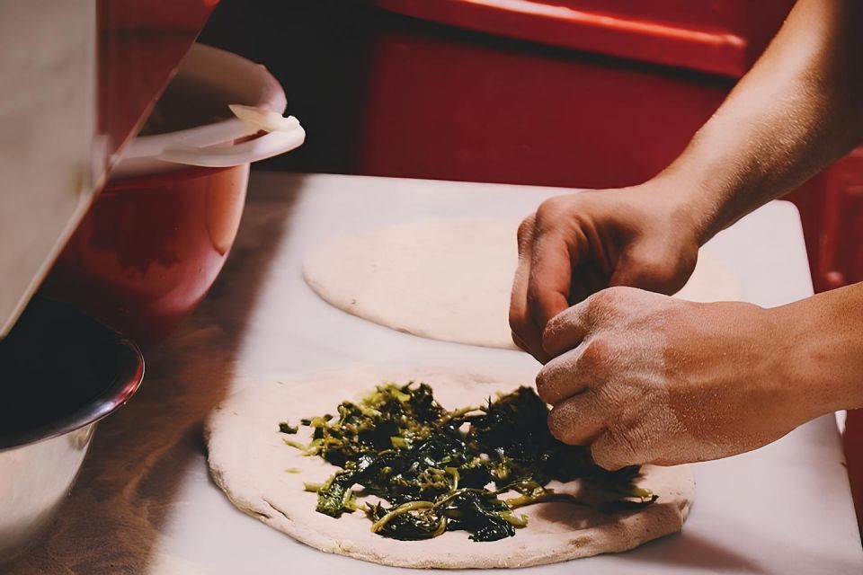 Florence: Private Pizza Making Class With Wine Tasting - Constructing the Pizza