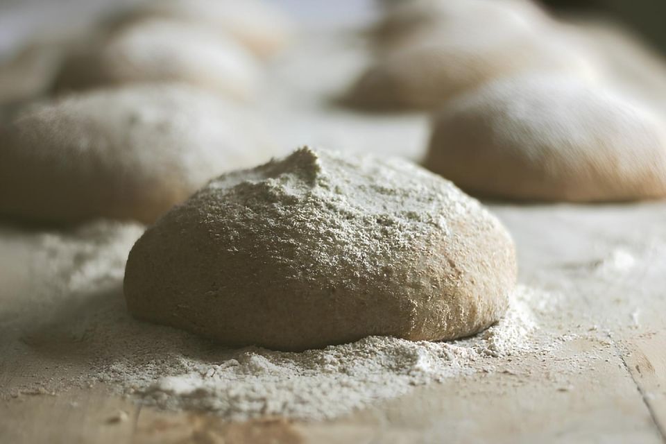 Florence: Private Pizza Making Class With Wine Tasting - Baking the Pizza