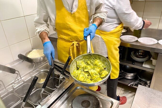 Florence: San Lorenzo Market Food and Wine Tour with Local Expert - Marveling at the Duomo from Outside
