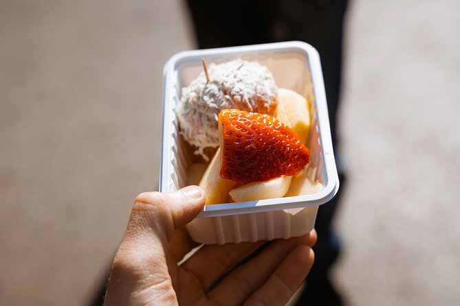 Florence: Tastes & Traditions Food Tour at SantAmbrogio Market - Exploring the SantAmbrogio Market