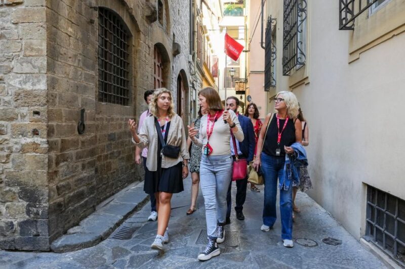 Florence: Walking Tour with David, Duomo & Uffizi Gallery - Starting Point and First Impressions