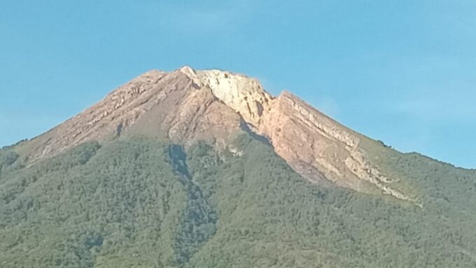 Flores Overland Tour 5D4N - Scenic Landscapes