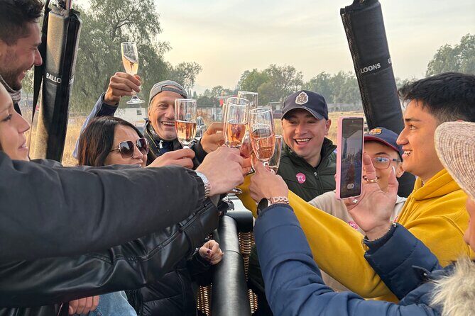 Fly Safely on a Hot Air Balloon over the Teotihuacan valley - The Sum Up