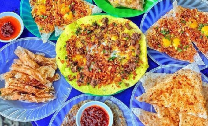 Food Adventure: Tastings of the Capital With Train Street - What to Expect