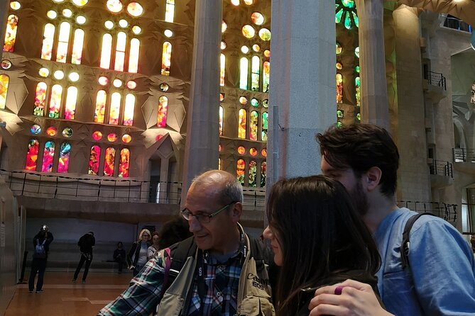 Food & Drink Tasting Private Tour & Sagrada Familia Skip the Line - Immerse in Barcelonas Vibrant Culture