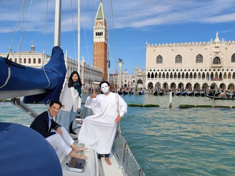 Food experience on a luxury sailing boat tour in Venice - FAQ