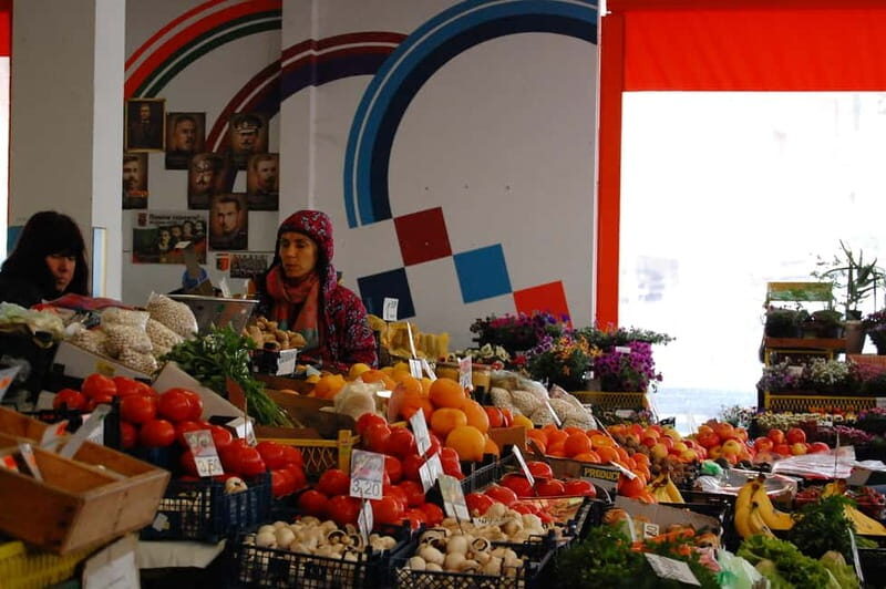 Food Walk Plovdiv: Bulgarian Food and Culture Tour - The Guide and Group Dynamics