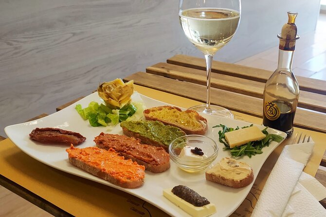 Food & Wine Tour by the Vatican City - Meeting and Pickup