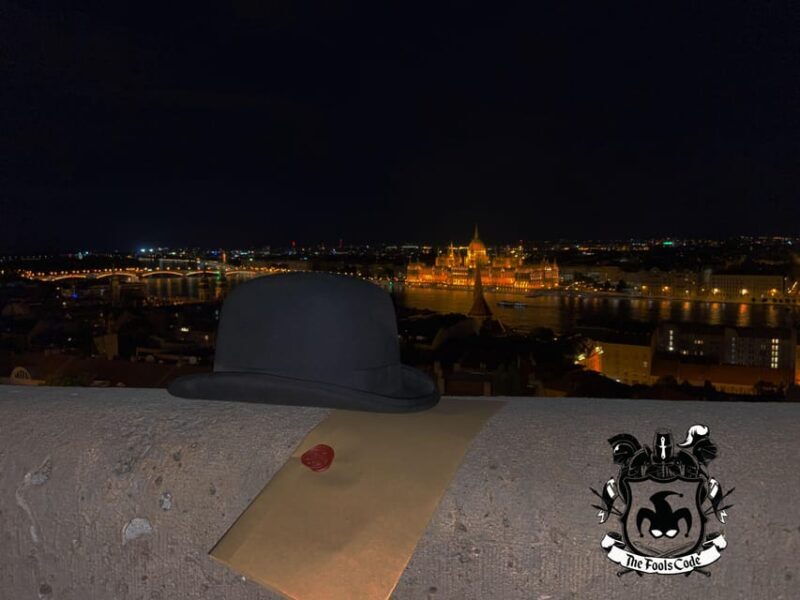 FoolsCode: EscapeRoom/Sightseeing tour with Actor Tourguide - An Interactive Tour with a Difference