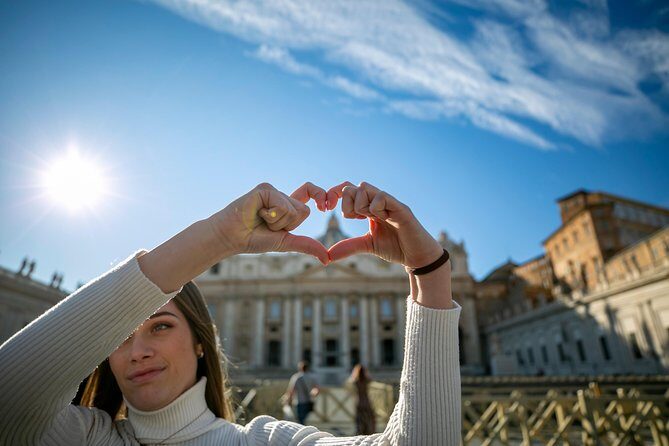 For Kids and Families Vatican Sistine Chapel & St.Peter's Treasure Hunt - Key Points