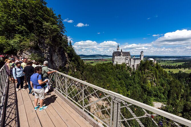 For Small-Groups: Private Neuschwanstein, Skip The Line & Meal - Key Points