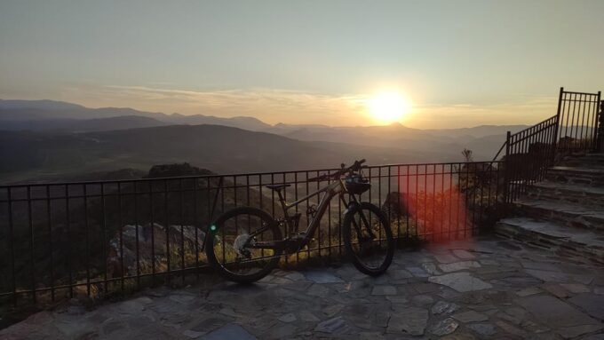 Força-Réal SUNSET Tour - Included and Not Included