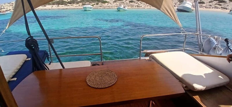 Formentera: Daily departures on a classic catamaran - Key Points