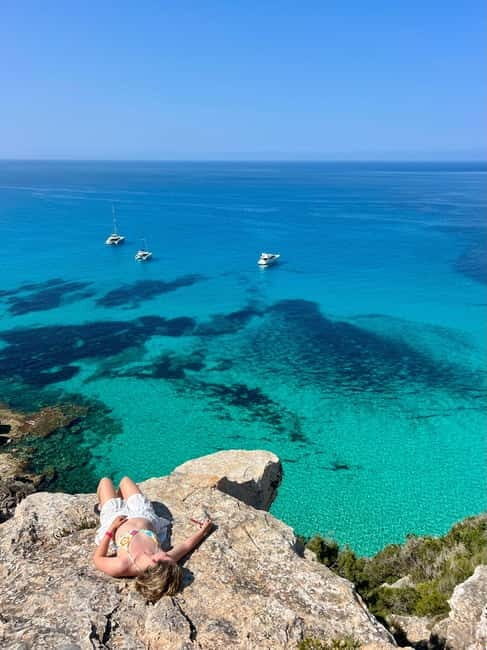 Formentera: Hidden Spots Tour in Land Rover Defender - An In-Depth Look at the Experience