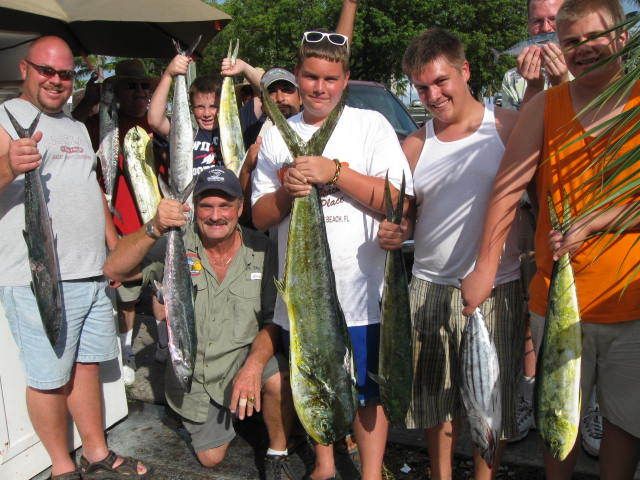Fort Lauderdale: 4-Hour Deep Sea Drift Fishing Trip - Included Amenities and Gear