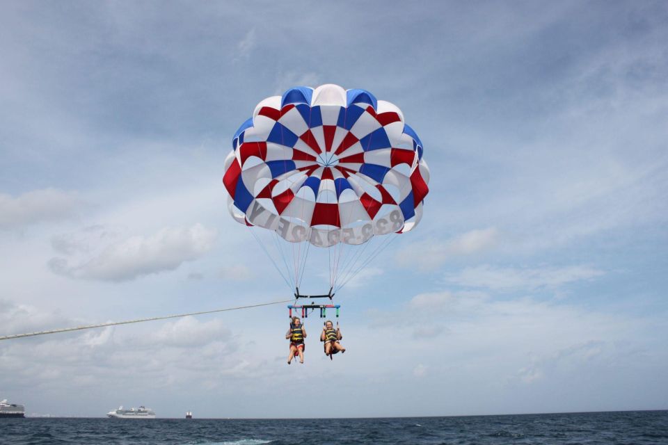 Fort Lauderdale, FL: Parasailing in Fort Lauderdale - Capturing the Memories