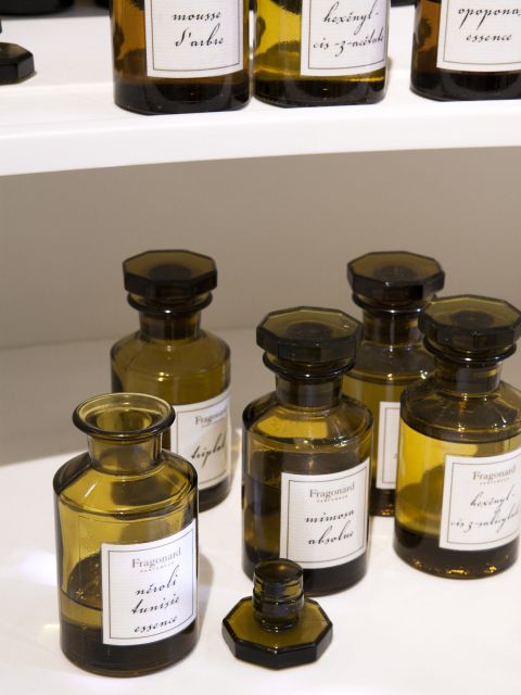 Fragonard Paris: Mini Perfume Workshop in Chinese - Guided by Chinese-Speaking Instructor