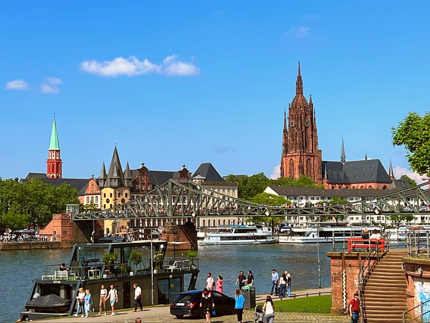 Frankfurt: Discover the heart of Frankfurt - a city tour in German - What You Can Expect from This Tour