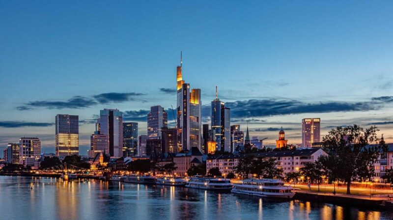 Frankfurt: Discover the heart of Frankfurt - a city tour in Russian - The Sum Up