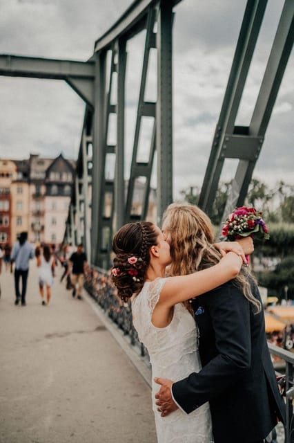 Frankfurt Instagram tour with a private photographer - What to Expect from Your Frankfurt Instagram Photo Tour