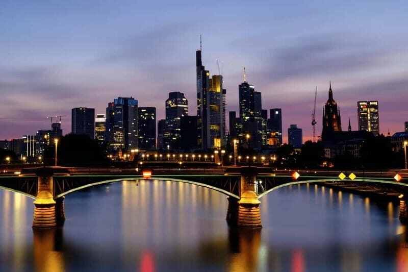 Frankfurt: Lounge Abendfahrt Frankfurt - The Experience: What You Can Expect