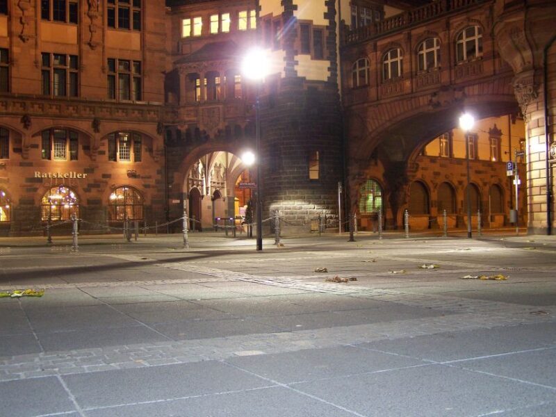 Frankfurt: Old Town Horror Stories Walking Tour in German - Key Points