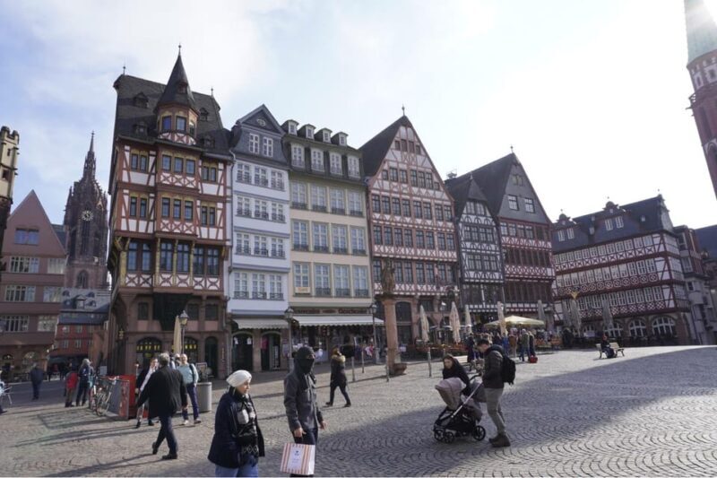 Frankfurt: Verbrecherjagd und gefährlich leckeres Schnitzel - Authentic Feedback from Participants