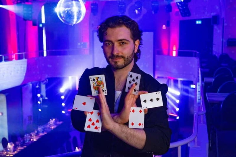 Frauenbad Heidelberg: Magic Dinner with Chris Stark (DE & EN) - An In-Depth Look at the Magic Dinner Experience
