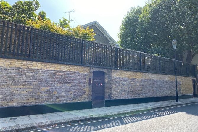 Freddie Mercury and Queen. the London Tour - Iconic Queen Landmarks