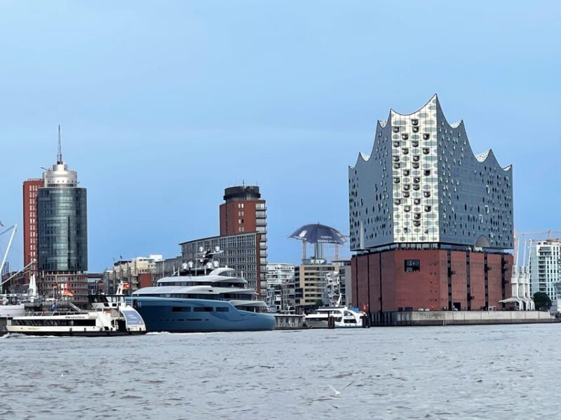 Free Tour: Port, Red Light District and Beatles. You decide how much to pay at the end - An In-Depth Look at Hamburg’s Free Tour