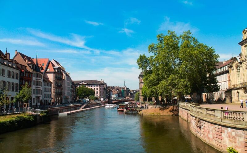 Freiburg: Express Walk with a Local in 60 minutes - Highlights of the Tour