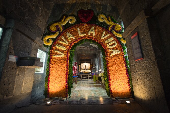 Frida Kahlo Museum and Diego Rivera Museum - Nearby Dining and Shopping