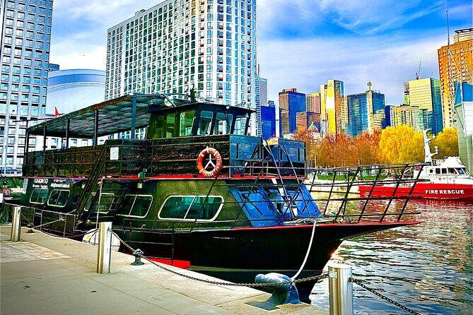 Friday Night Boat Bliss in Toronto - Key Points