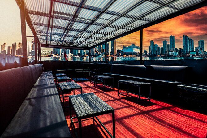 Friday Night Boat Bliss in Toronto - An In-Depth Look at Friday Night Boat Bliss