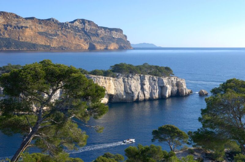 From Aix: Cassis Boat Ride & Provence Wine Tasting Day Tour - Guided Tour of Cassis
